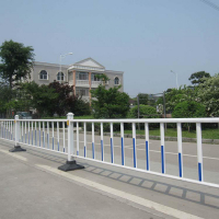 邯郸越辉供应公路铁路机场专用的道路隔离栏带反光灯，安全防护灯、公路护栏