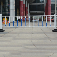 荣成越辉供应公路铁路机场专用的道路隔离栏带反光灯，安全防护灯、公路护栏